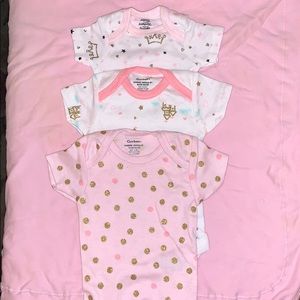 Newborn Gerber onesies set